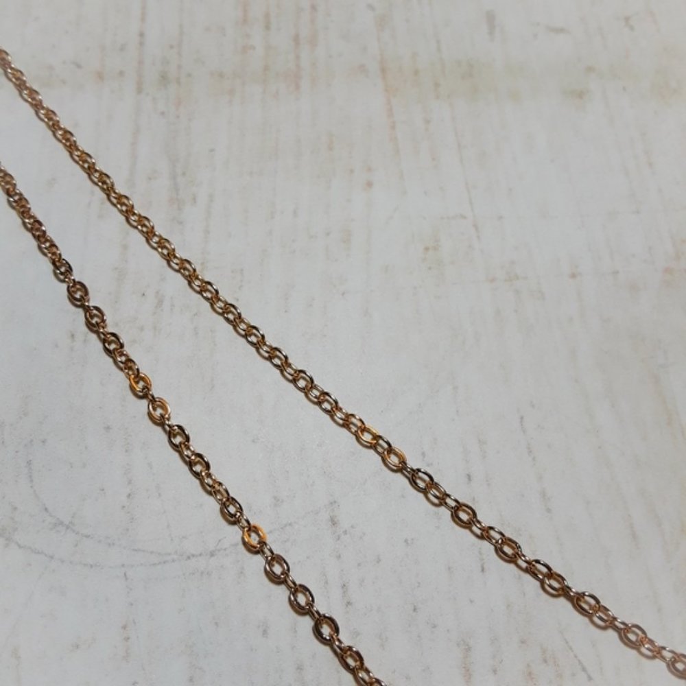 Minimalist Layered Dainty Chain Heart Necklace - Picture 5 of 6